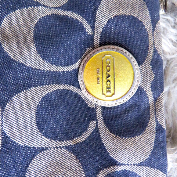 Coach Handbags - COACH CROSSBODY BAG